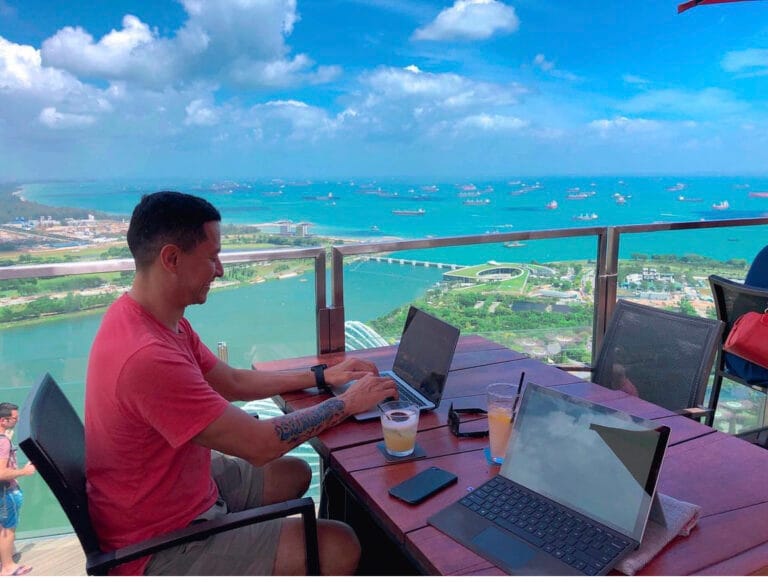 Digianl nomad working in Singapore